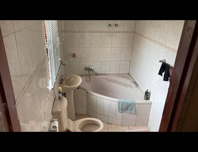 4 BEDROOM PROPERTY TO RENT IN ZAKARIYYA PARK